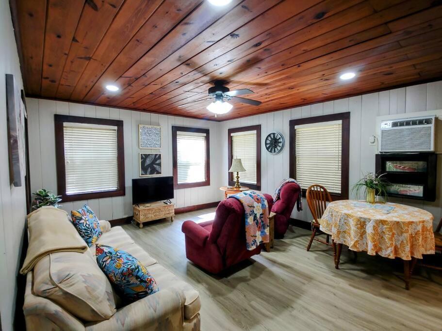 #09 - Large Lakeview One Bedroom- Pet Friendly Hot Springs Exterior photo